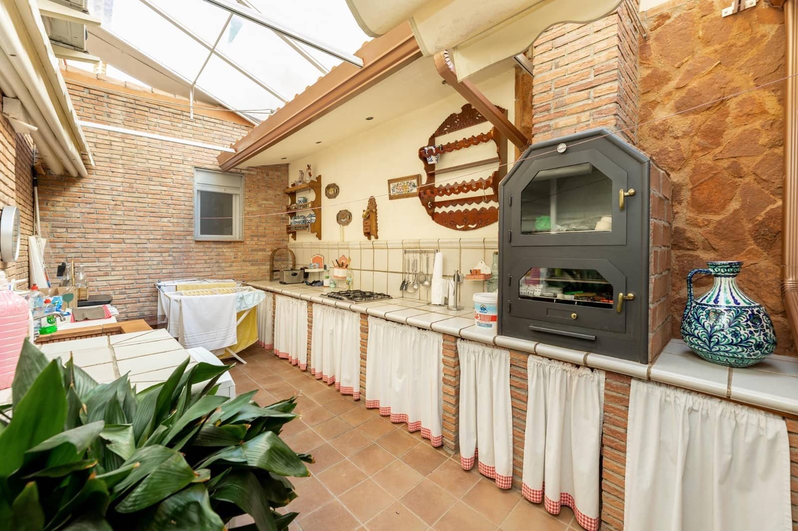6 Zimmer Villa zu verkaufen in Granada Stadt mit Pool - 640.000 € (Ref: 9998944)