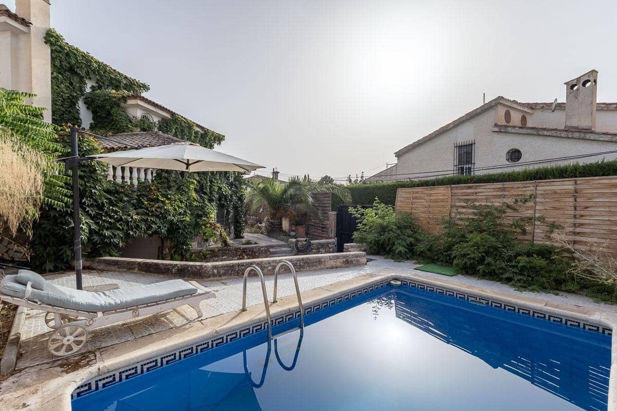 Chalet de 5 habitaciones en Cájar en venta con piscina garaje - 375.000 € (Ref: 9998946)