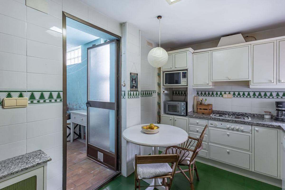 Chalet de 5 habitaciones en Cájar en venta con piscina garaje - 375.000 € (Ref: 9998946)