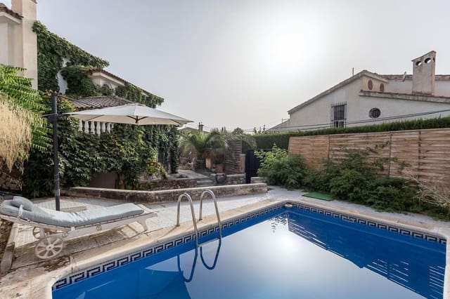 Chalet de 5 habitaciones en Cájar en venta con piscina garaje - 375.000 € (Ref: 9998946)