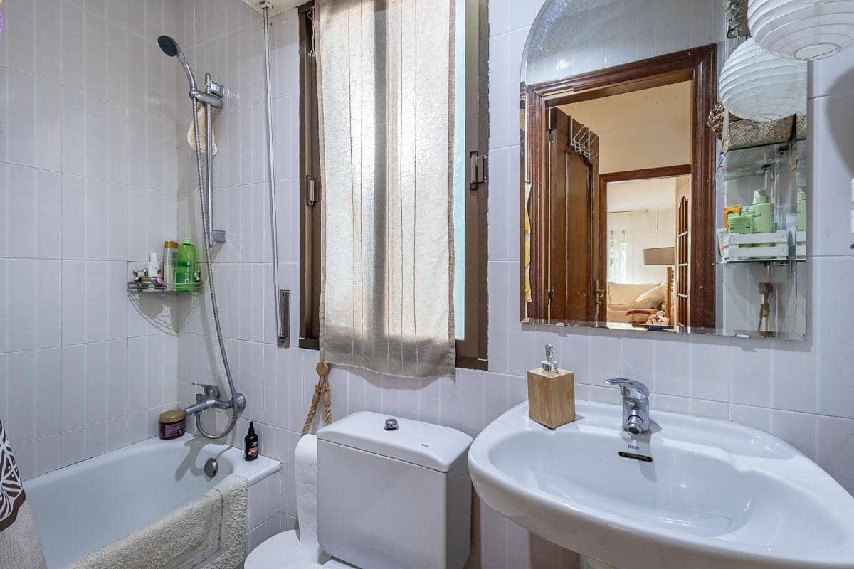 Chalet de 5 habitaciones en Cájar en venta con piscina garaje - 375.000 € (Ref: 9998946)
