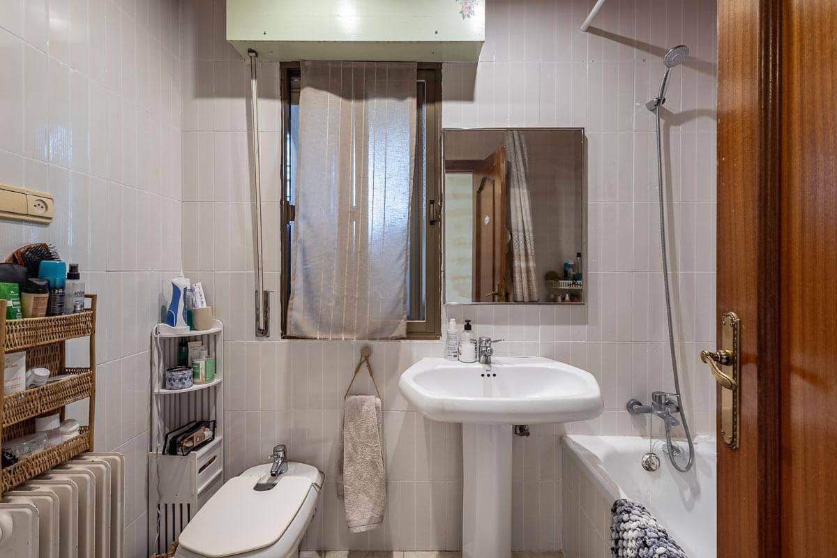 Chalet de 5 habitaciones en Cájar en venta con piscina garaje - 375.000 € (Ref: 9998946)