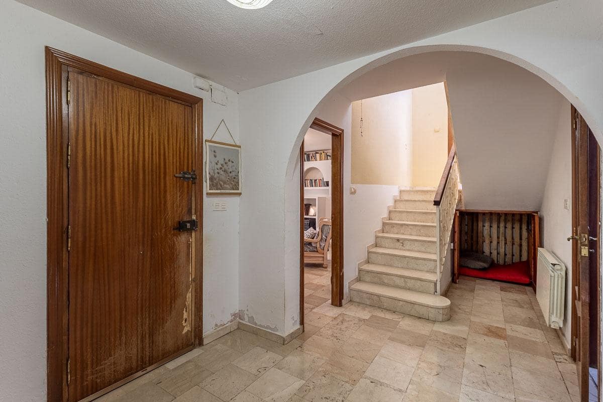 Chalet de 5 habitaciones en Cájar en venta con piscina garaje - 375.000 € (Ref: 9998946)