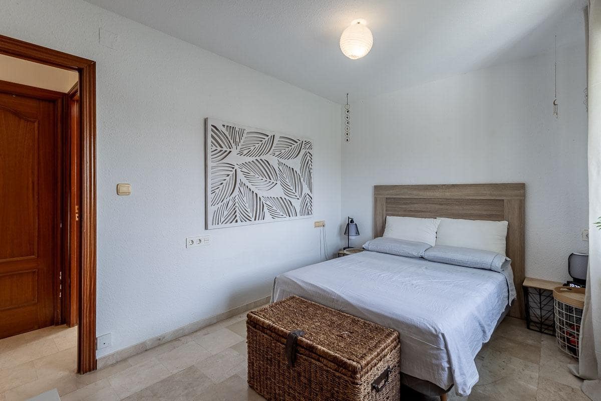 Chalet de 5 habitaciones en Cájar en venta con piscina garaje - 375.000 € (Ref: 9998946)