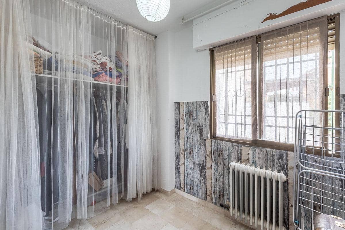 Chalet de 5 habitaciones en Cájar en venta con piscina garaje - 375.000 € (Ref: 9998946)