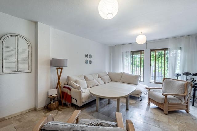 Chalet de 5 habitaciones en Cájar en venta con piscina garaje - 375.000 € (Ref: 9998946)