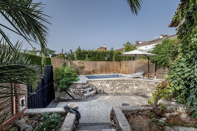 Chalet de 5 habitaciones en Cájar en venta con piscina garaje - 375.000 € (Ref: 9998946)