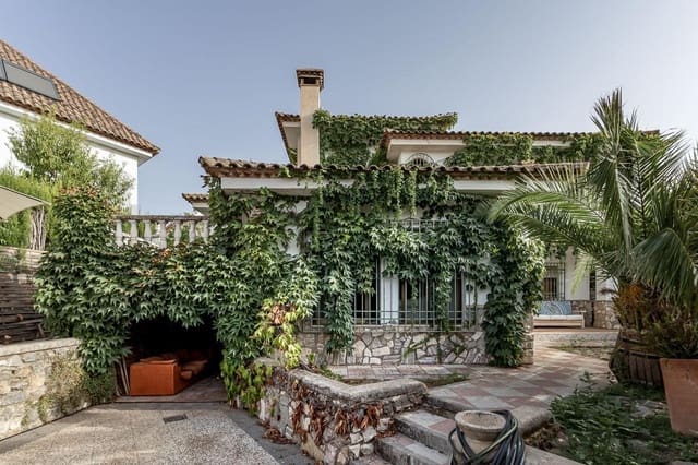 Chalet de 5 habitaciones en Cájar en venta con piscina garaje - 375.000 € (Ref: 9998946)