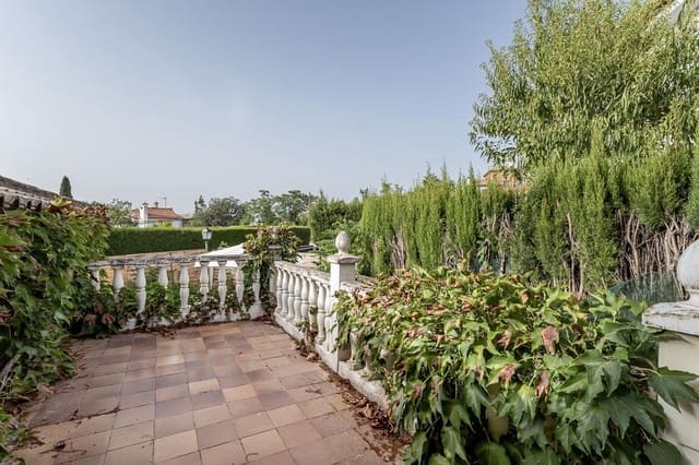 Chalet de 5 habitaciones en Cájar en venta con piscina garaje - 375.000 € (Ref: 9998946)