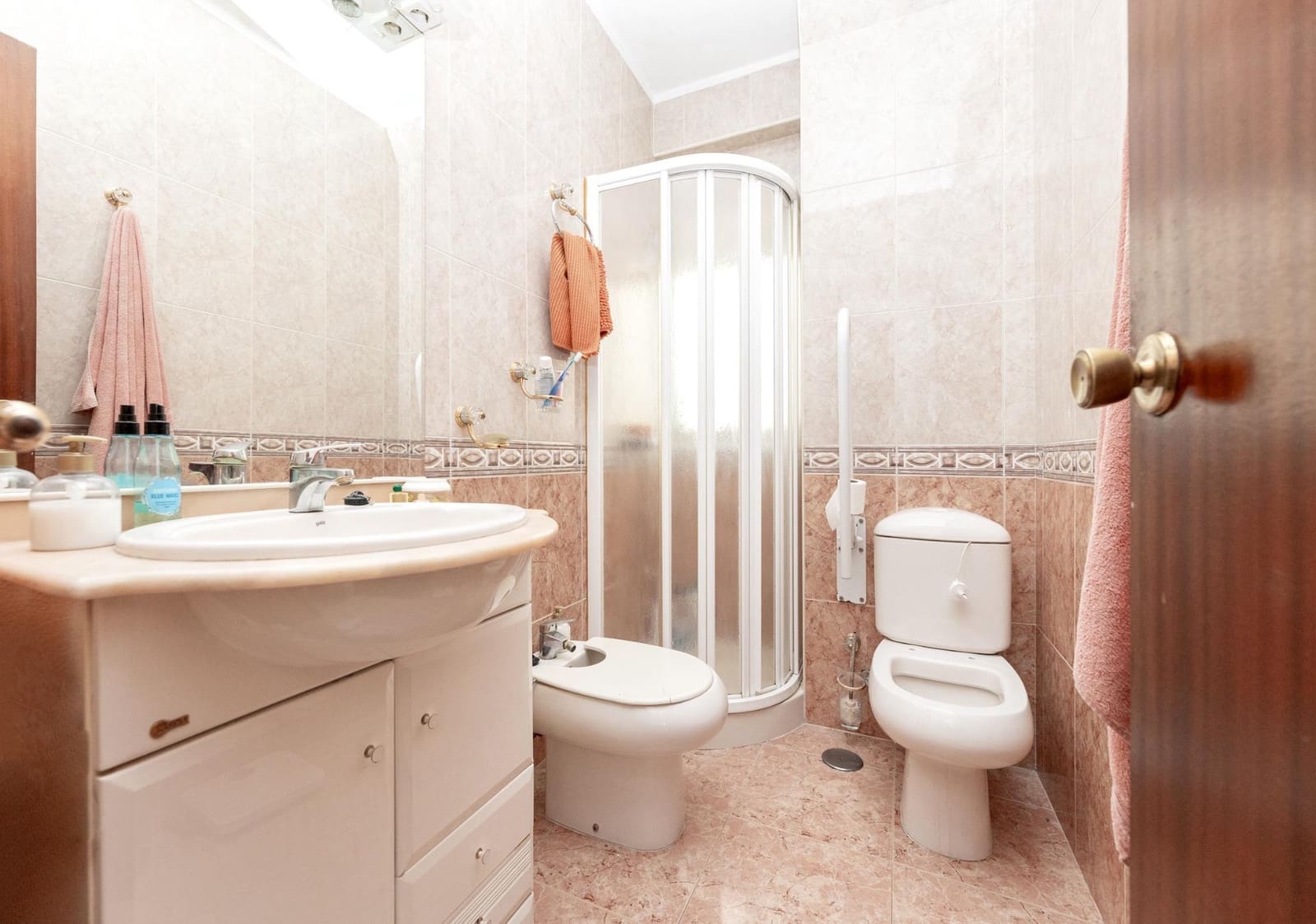 4 sovrum Lägenhet till salu i Granada stad - 325 000 € (Ref: 9999701)