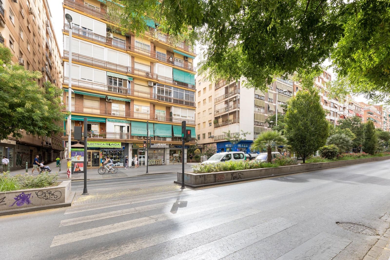 4 sovrum Lägenhet till salu i Granada stad - 325 000 € (Ref: 9999701)