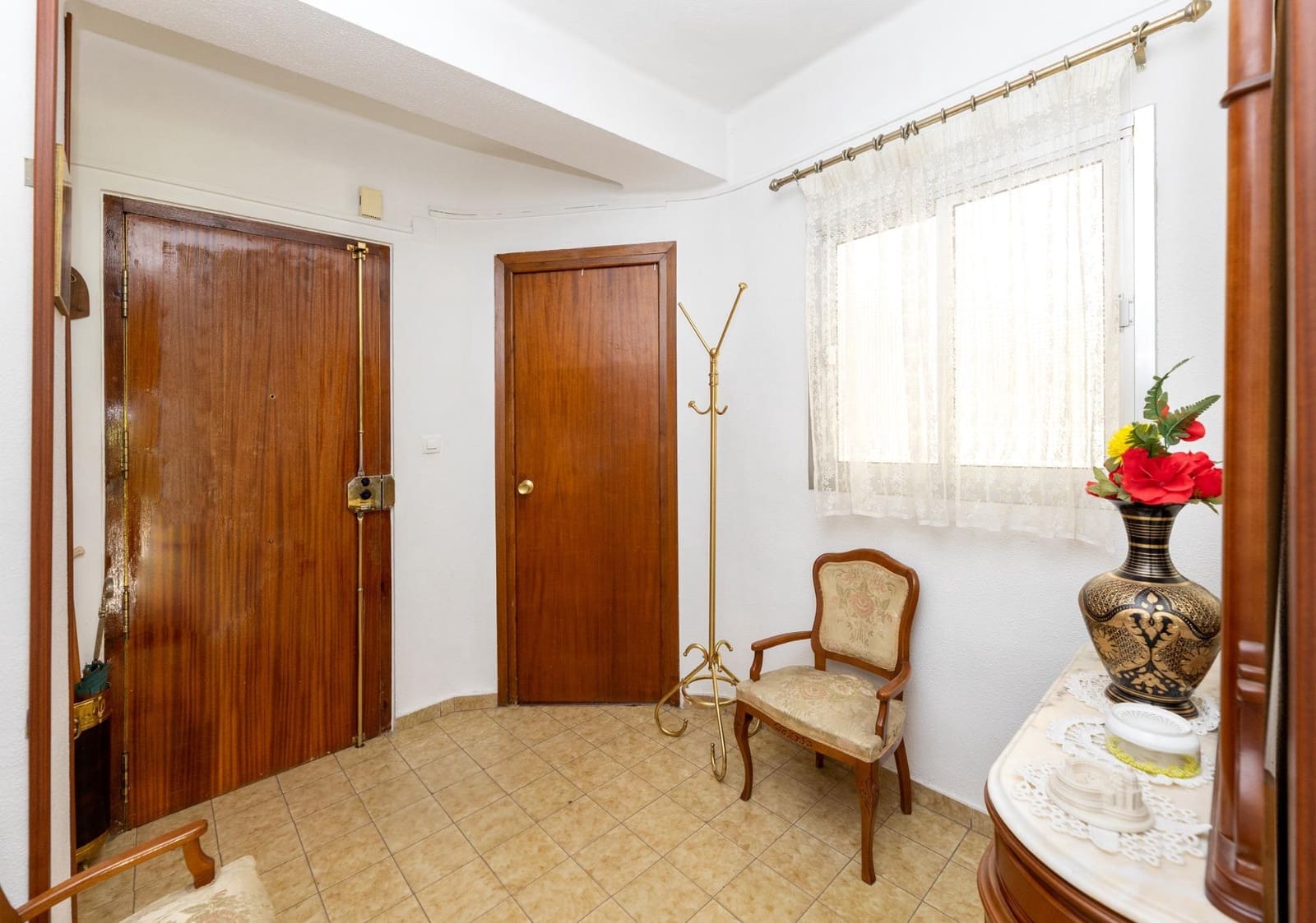 4 sovrum Lägenhet till salu i Granada stad - 325 000 € (Ref: 9999701)