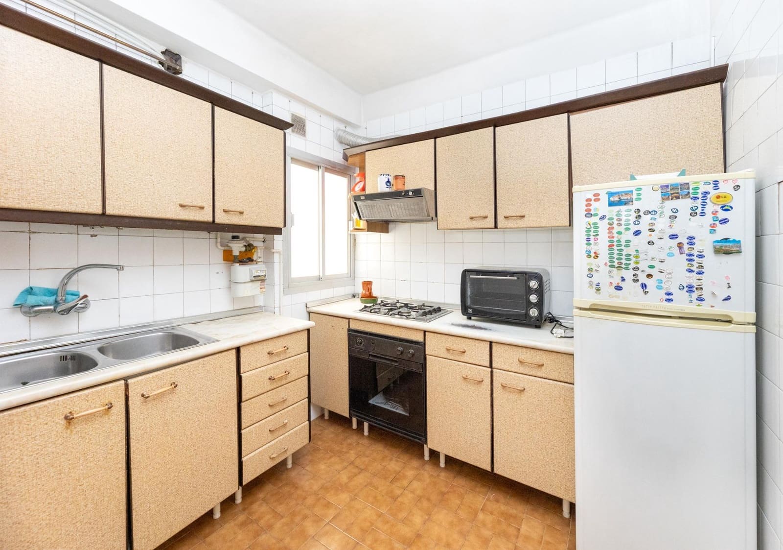 4 sovrum Lägenhet till salu i Granada stad - 325 000 € (Ref: 9999701)