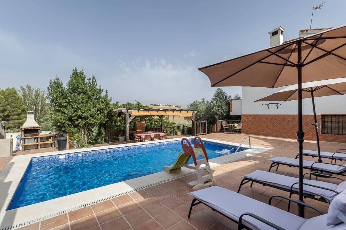 6 sovrum Villa till salu i Las Gabias med pool garage - 320 000 € (Ref: 9999702)