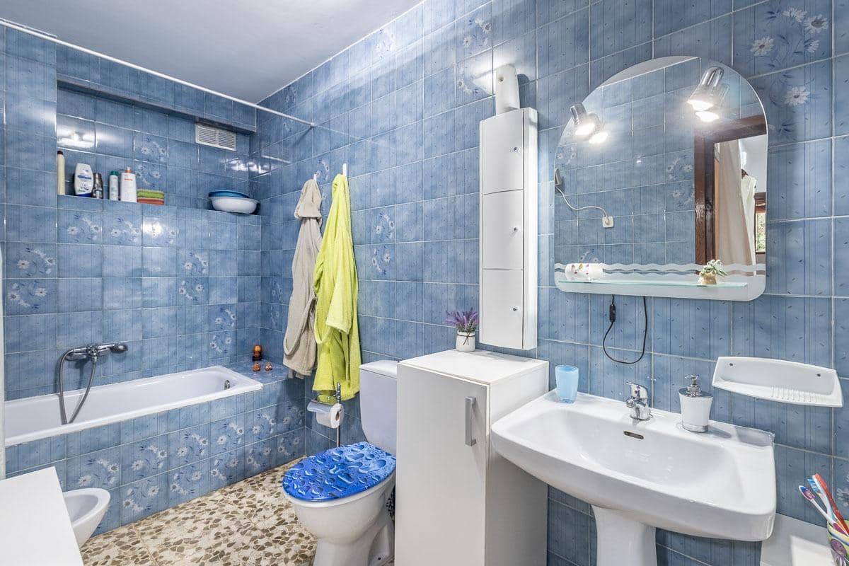 6 sovrum Villa till salu i Las Gabias med pool garage - 320 000 € (Ref: 9999702)