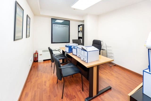 5 chambre Bureau à vendre à Grenade ville - 375 000 € (Ref: 9999703)