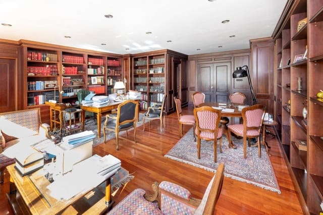 5 chambre Bureau à vendre à Grenade ville - 375 000 € (Ref: 9999703)