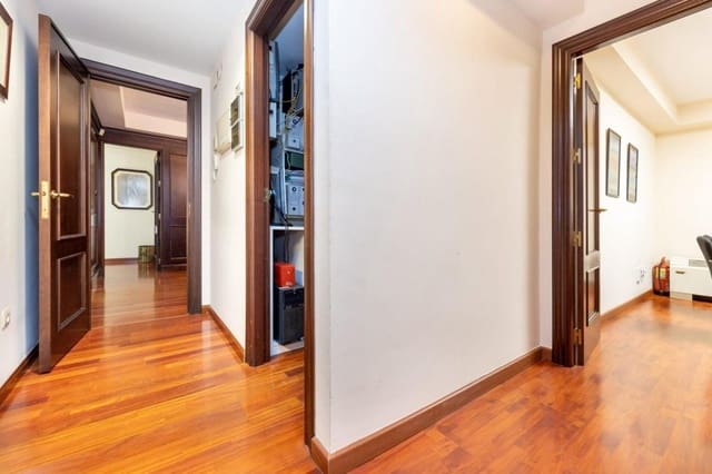 5 chambre Bureau à vendre à Grenade ville - 375 000 € (Ref: 9999703)