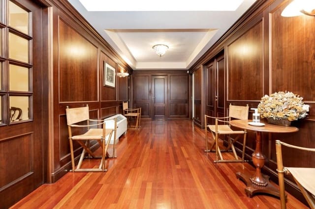 5 chambre Bureau à vendre à Grenade ville - 375 000 € (Ref: 9999703)