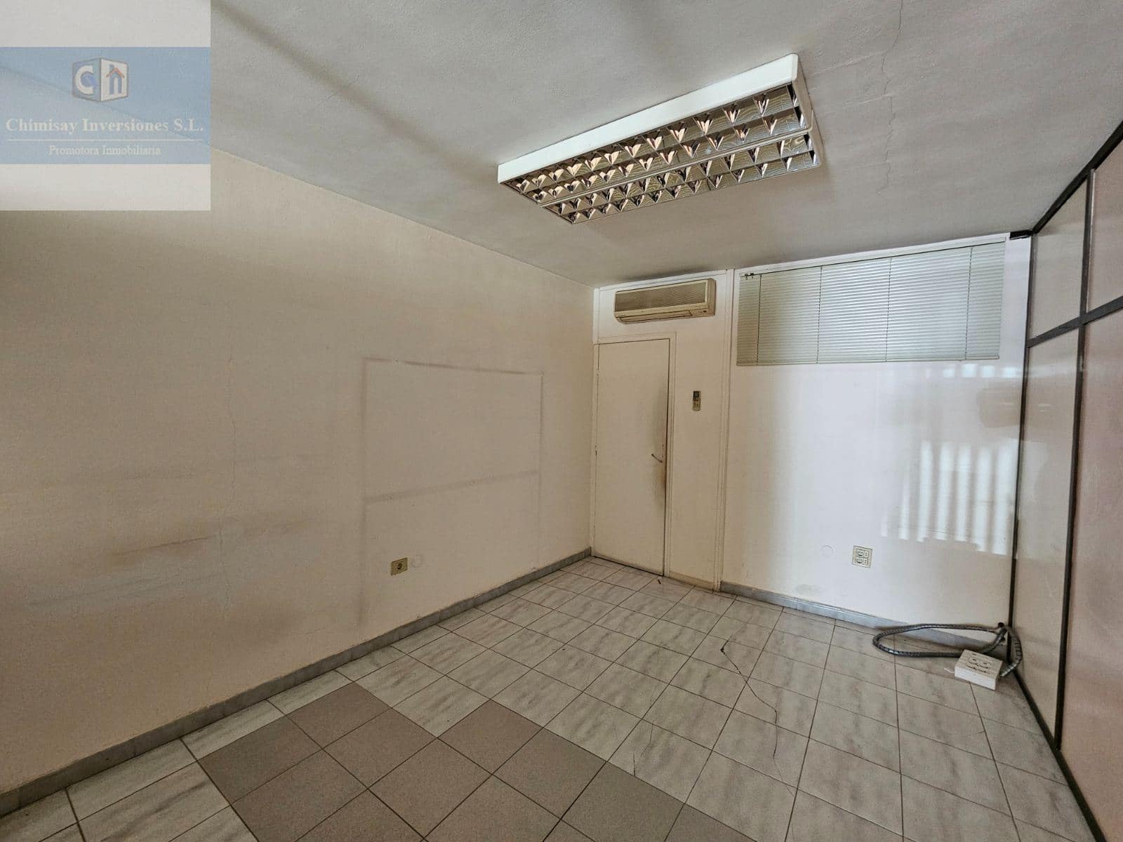 Kommersiell til salgs i Arona - € 395 000 (Ref: 10091457)