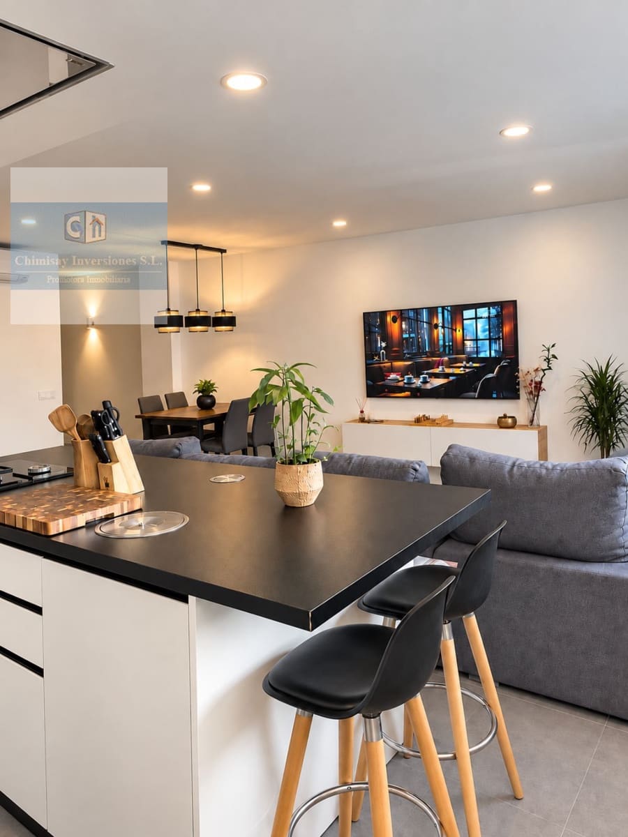 2 slaapkamer Appartement te koop in Puerto de la Cruz met garage - € 295.000 (Ref: 10120297)