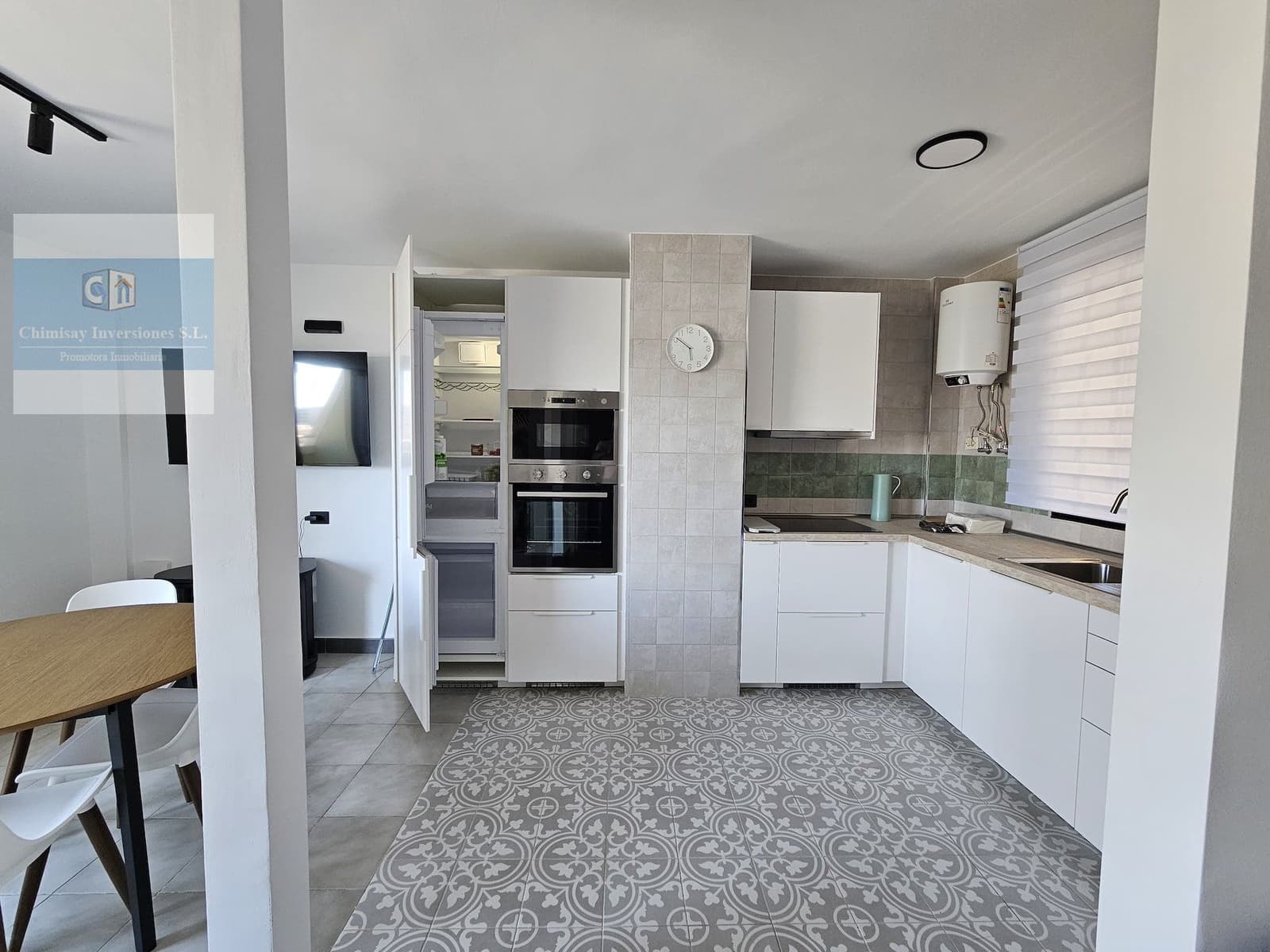 Ático de 2 habitaciones en Arona en alquiler con piscina - 1.800 € (Ref: 10153976)