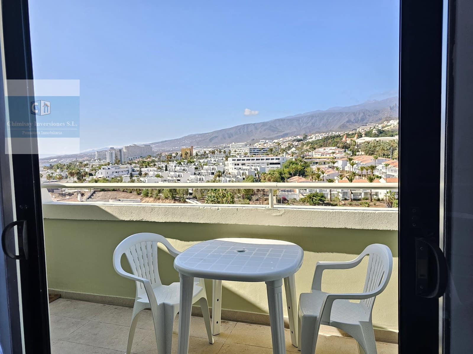 Ático de 2 habitaciones en Arona en alquiler con piscina - 1.800 € (Ref: 10153976)