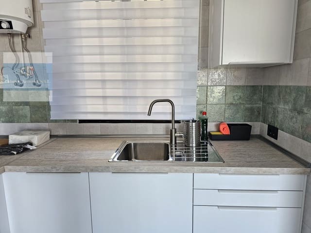 2 Zimmer Penthouse zu vermieten in Arona mit Pool - 1.800 € (Ref: 10153976)