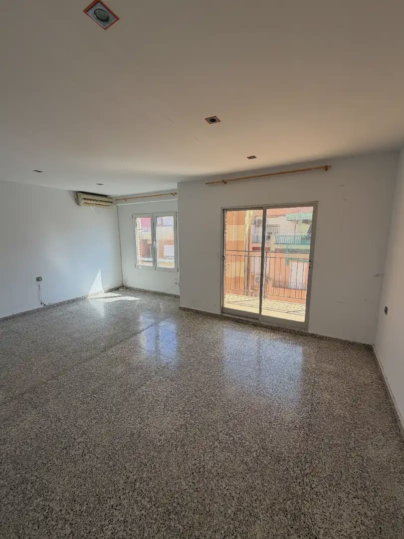 3 slaapkamer Flat te koop in Valencia stad - € 199.000 (Ref: 10099007)