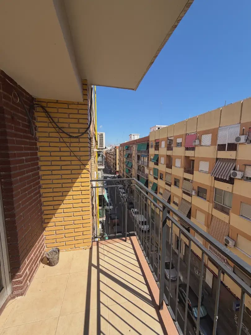 3 slaapkamer Flat te koop in Valencia stad - € 199.000 (Ref: 10099007)