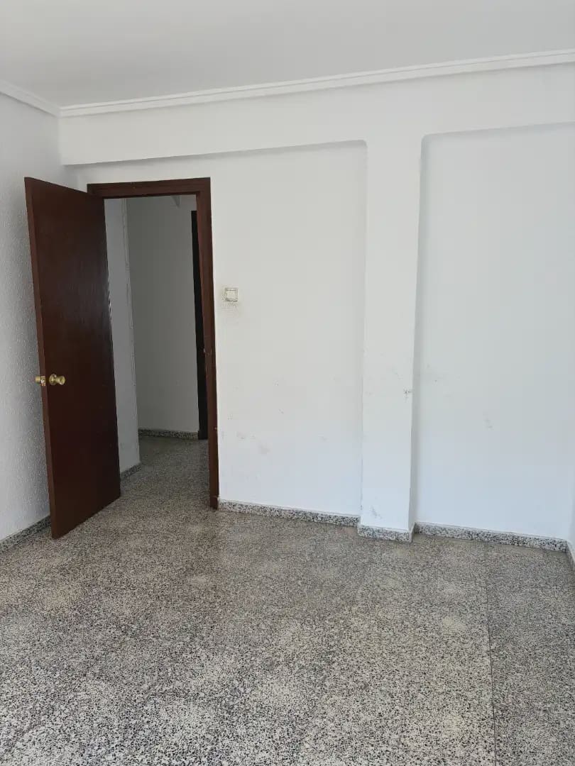3 slaapkamer Flat te koop in Valencia stad - € 199.000 (Ref: 10099007)