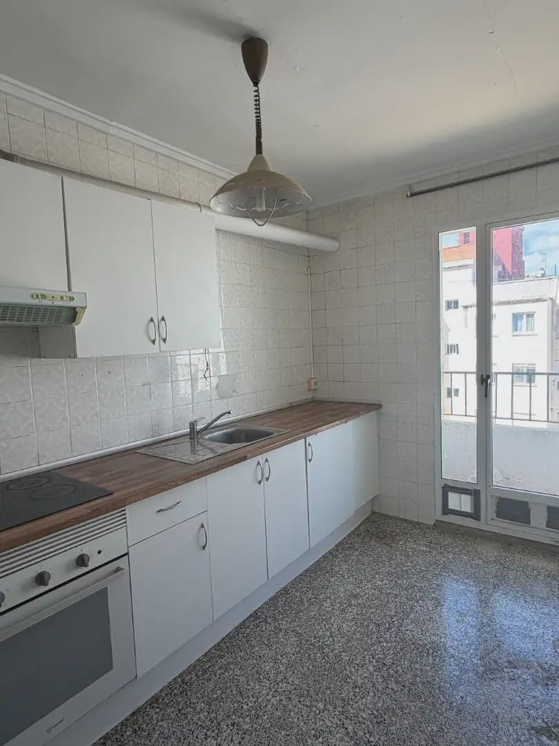 3 slaapkamer Flat te koop in Valencia stad - € 199.000 (Ref: 10099007)