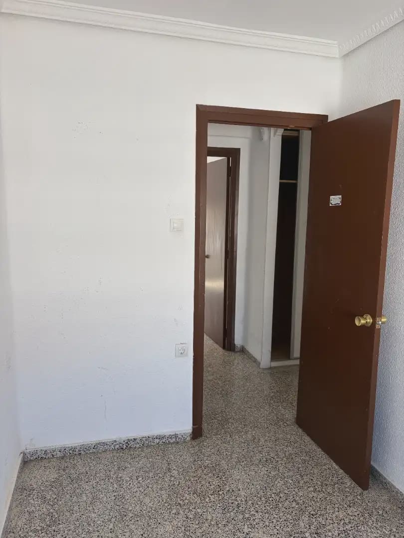 3 slaapkamer Flat te koop in Valencia stad - € 199.000 (Ref: 10099007)