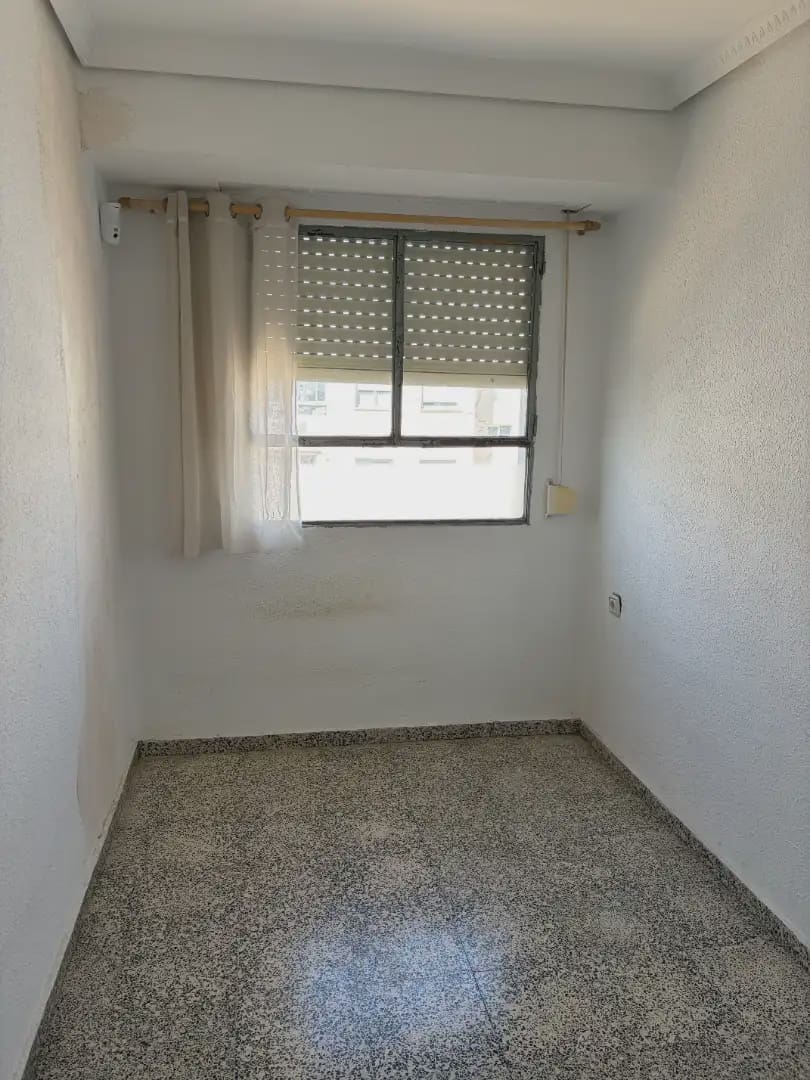 3 slaapkamer Flat te koop in Valencia stad - € 199.000 (Ref: 10099007)