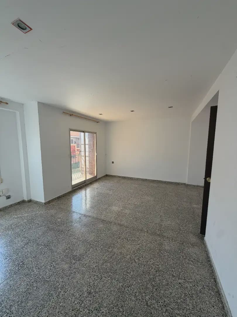 3 slaapkamer Flat te koop in Valencia stad - € 199.000 (Ref: 10099007)