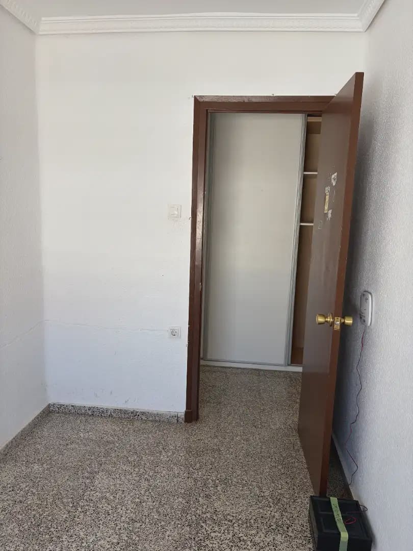 3 slaapkamer Flat te koop in Valencia stad - € 199.000 (Ref: 10099007)