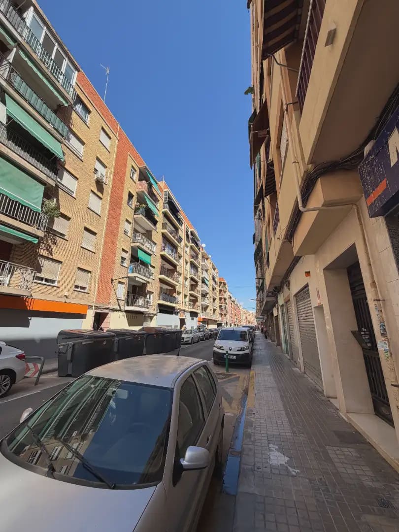 3 slaapkamer Flat te koop in Valencia stad - € 199.000 (Ref: 10099007)