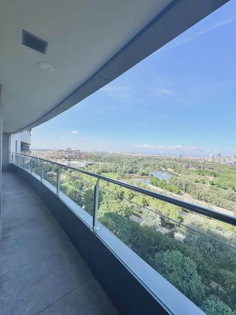 3 bedroom Flat for sale in Mislata with garage - € 438,900 (Ref: 10165595)