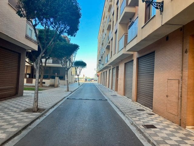 Commercial for sale in Alcàsser - € 317,000 (Ref: 9282554)