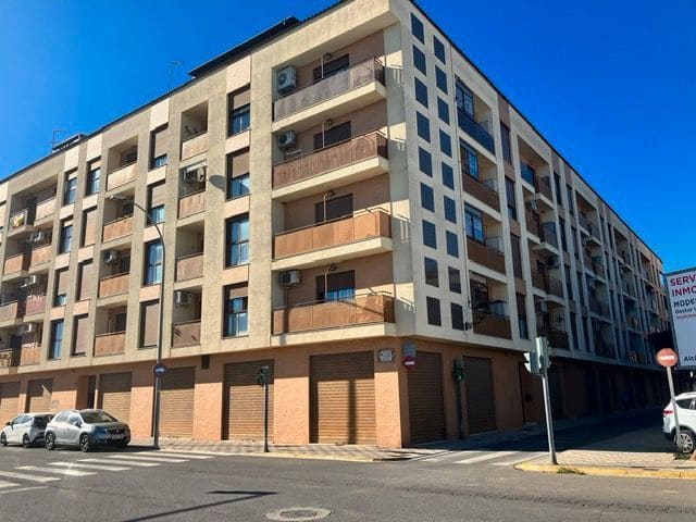 Commercial for sale in Alcàsser - € 317,000 (Ref: 9282554)