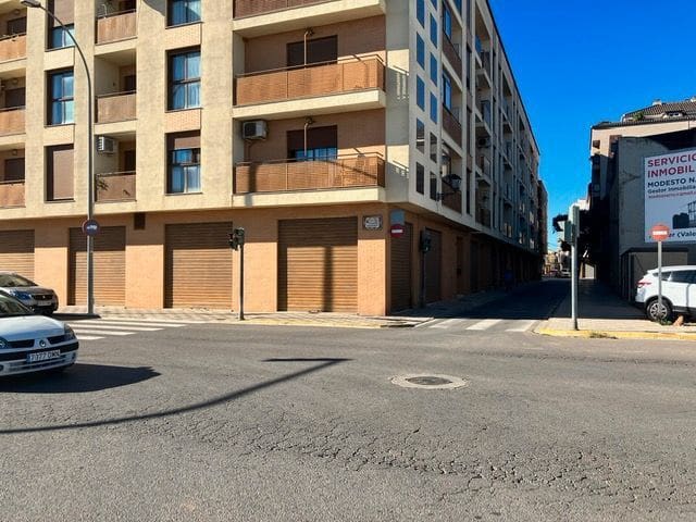Commercial for sale in Alcàsser - € 317,000 (Ref: 9282554)