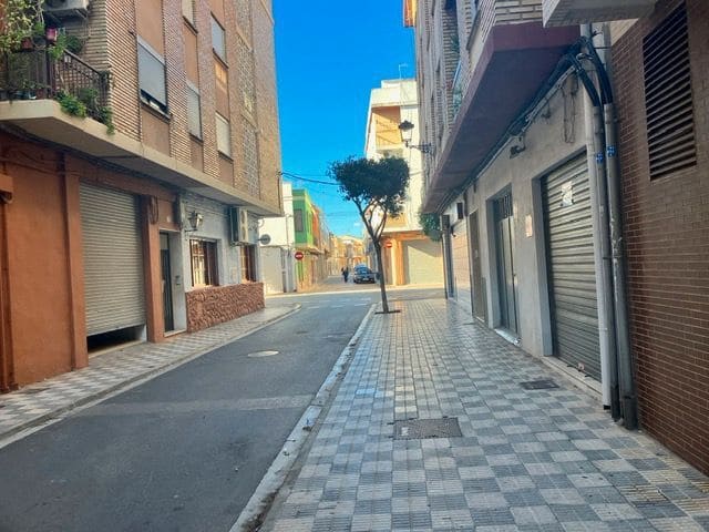 Commercial for sale in Alcàsser - € 317,000 (Ref: 9282554)