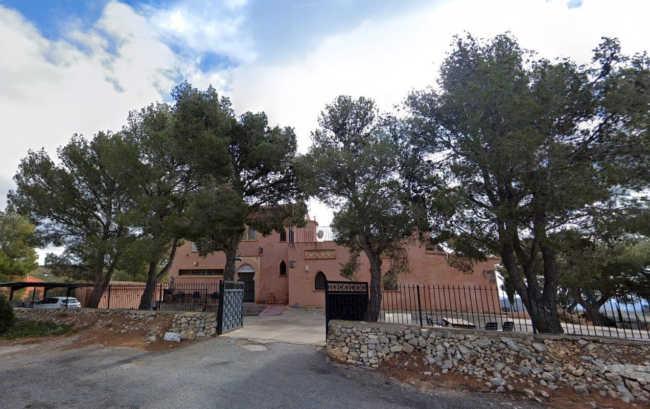 6 bedroom Hotel for sale in Alcublas - € 750,000 (Ref: 9282567)