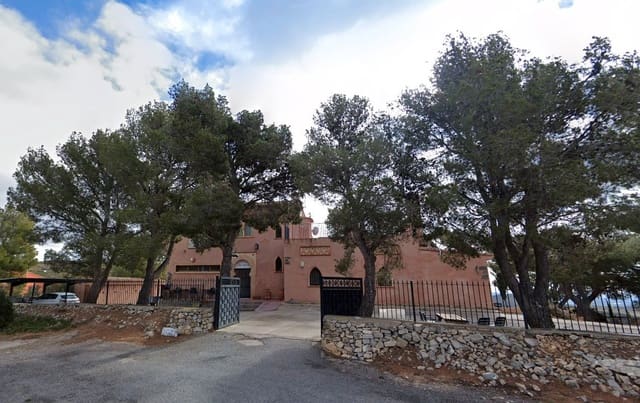 6 bedroom Hotel for sale in Alcublas - € 750,000 (Ref: 9282567)