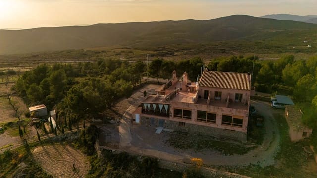 6 bedroom Hotel for sale in Alcublas - € 750,000 (Ref: 9282567)