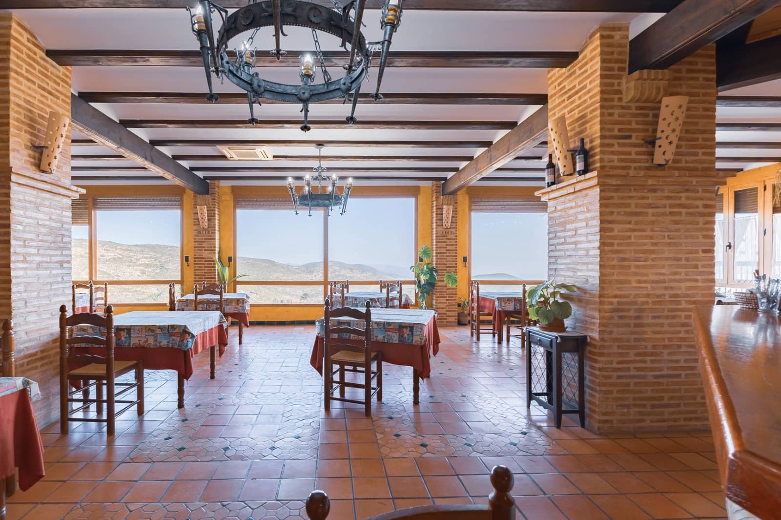 6 bedroom Hotel for sale in Alcublas - € 750,000 (Ref: 9282567)