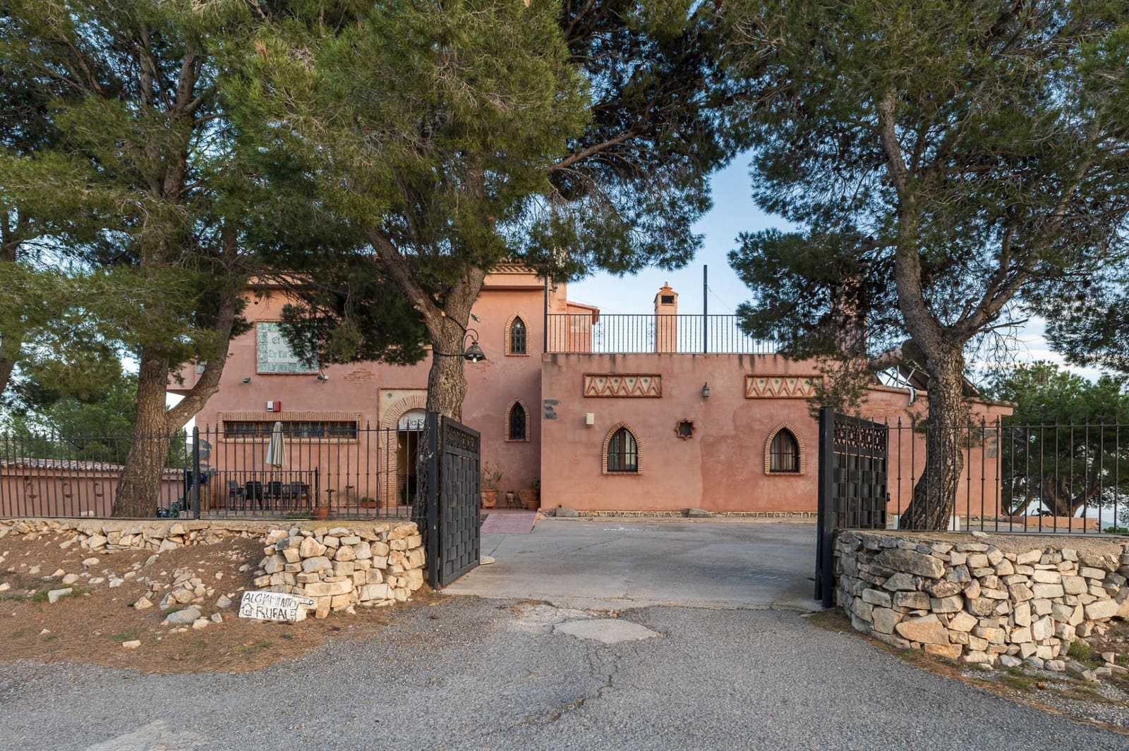 6 bedroom Hotel for sale in Alcublas - € 750,000 (Ref: 9282567)