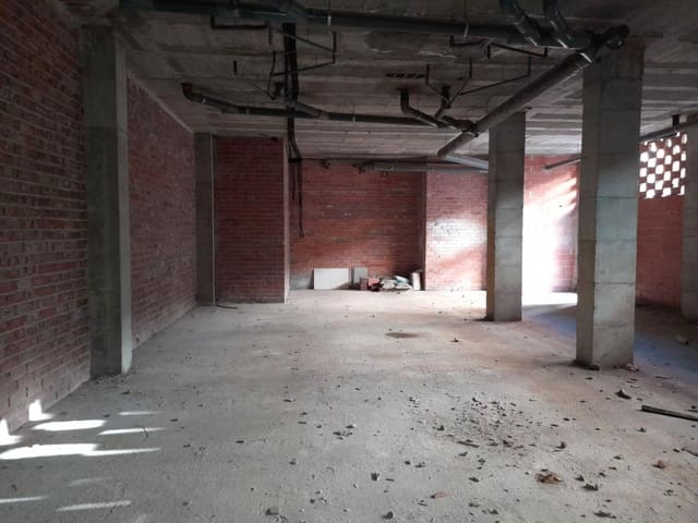 Commercial for sale in Llíria - € 99,800 (Ref: 9282575)