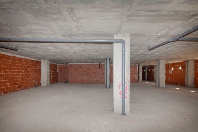 Commercial for sale in Torrent - € 388,000 (Ref: 9282576)