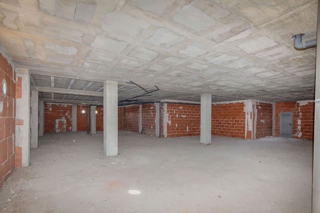 Commercial for sale in Torrent - € 388,000 (Ref: 9282576)